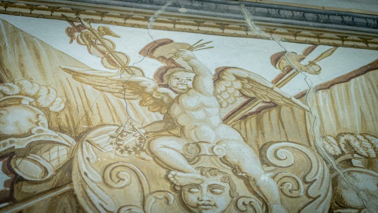 Historical Renaissance Palace Montepulciano Exterior photo