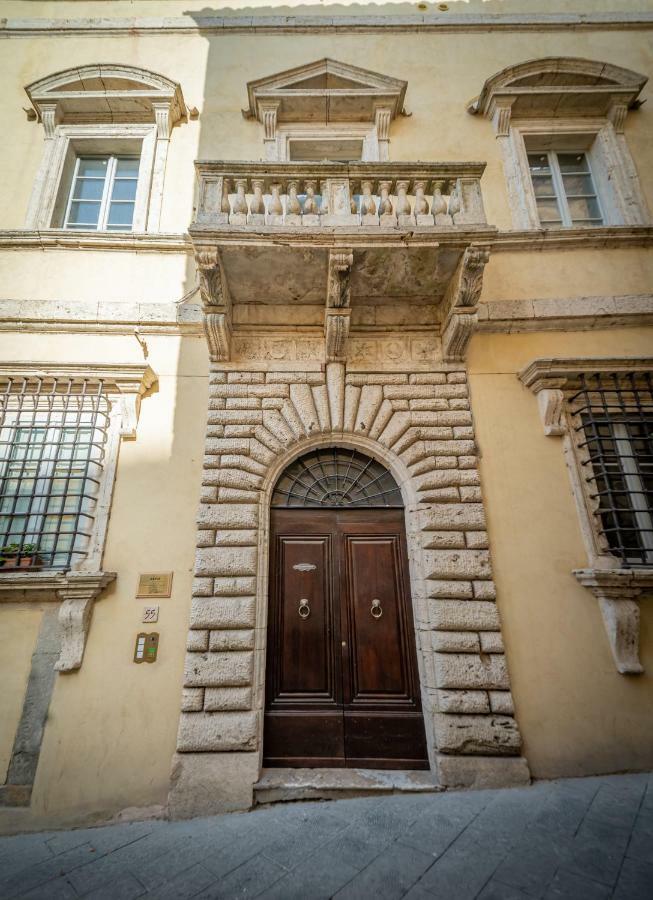 Historical Renaissance Palace Montepulciano Exterior photo